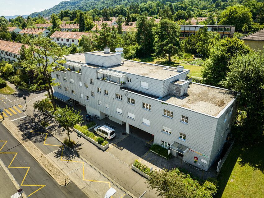 Luftaufnahme des Mehrfamilienhauses der Siedlung Verwaltungsgebäude (Etappe 21)