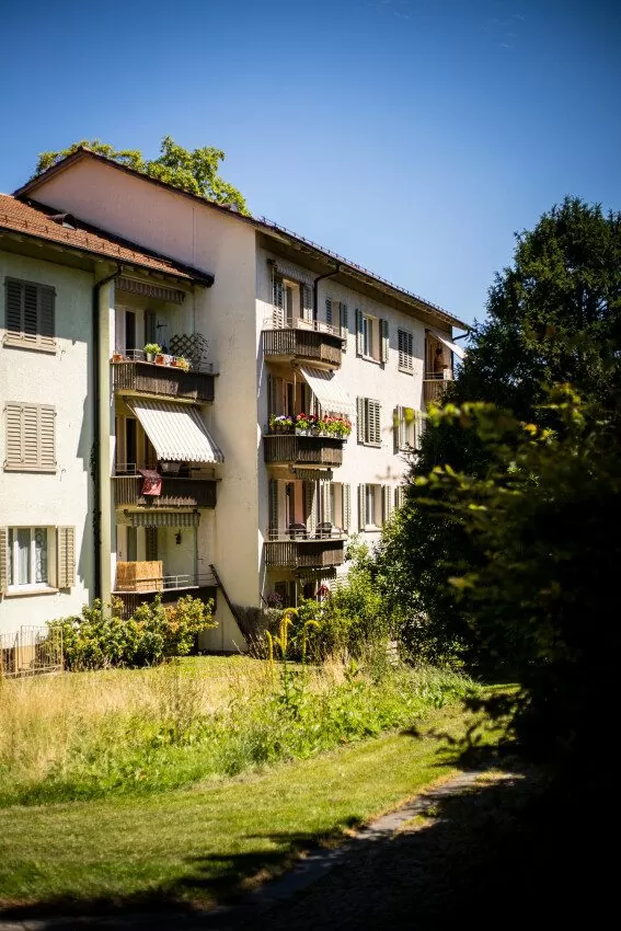 Balkons von 2 Mehrfamilienhäuser der FGZ-Siedlung Schweigmatt (Etappe 15)