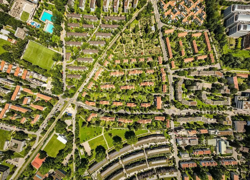 Luftaufnahme der Mehrfamilienhäuser der Siedlung Pappelstrasse (Etappe 2)